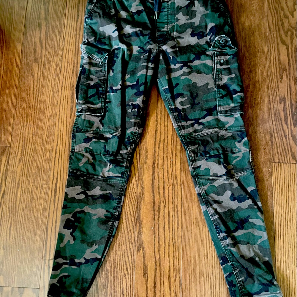 H&M Slim Fit Cargo Joggers (camouflage)